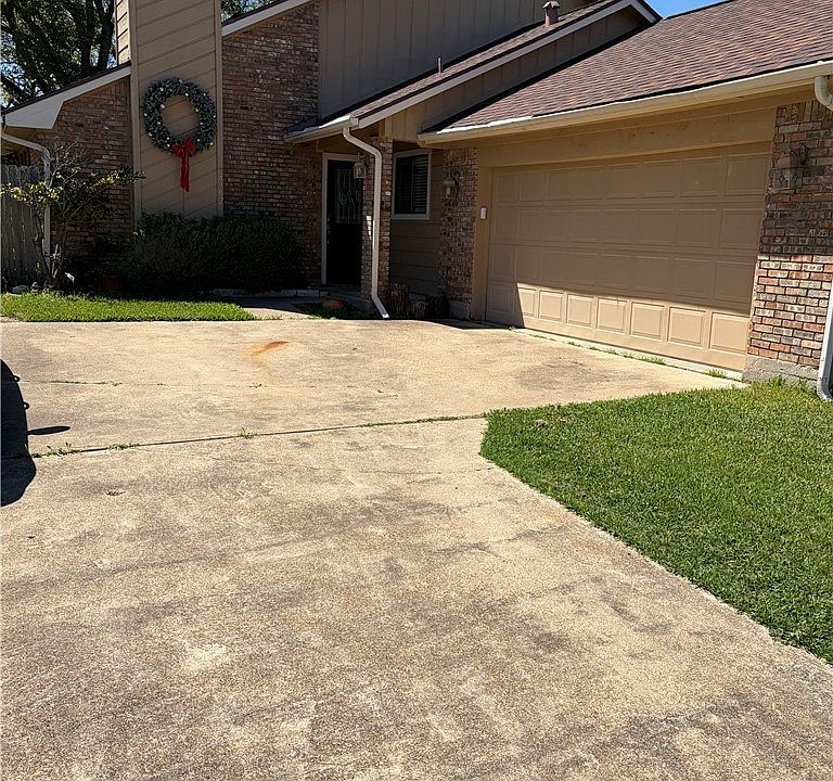 1st image of 8902 Driftwood Dr