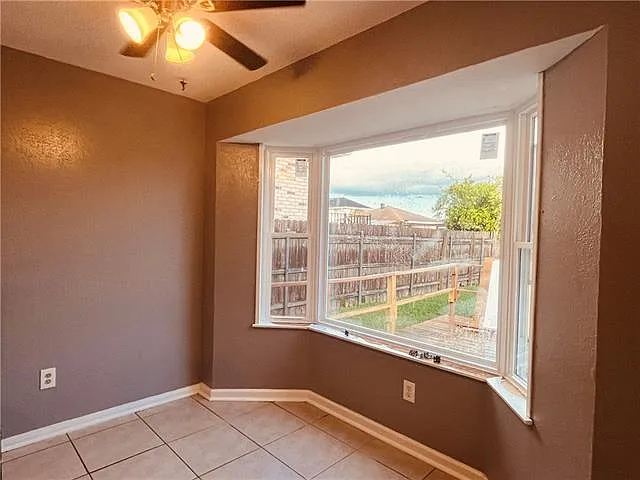 2209 Hampton Dr — Photo 4
