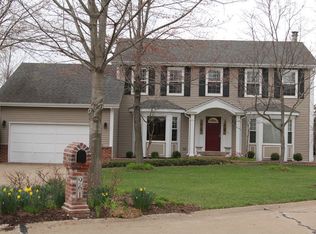 961 Hannafield Ct, Ballwin, MO 63021