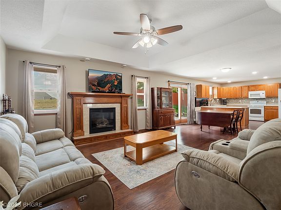 5th image of 1506 Apple Dr