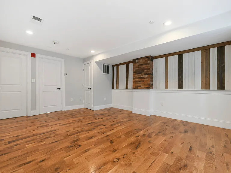 143 Everett St #3 — Photo 3