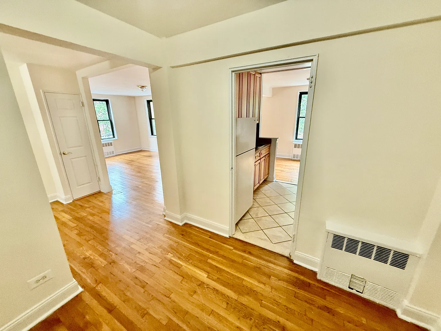 2 bed, 1150 sqft, $2,949 — Photo 3