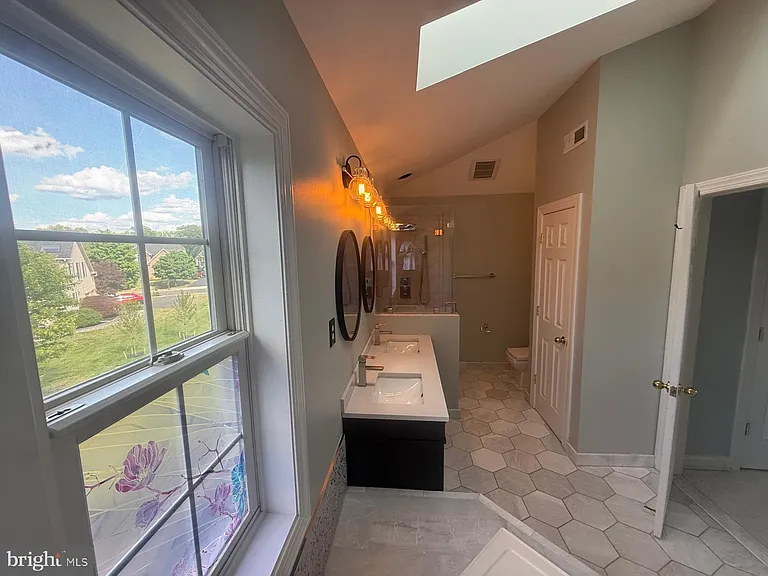 714 Marcus Cir — Photo 35