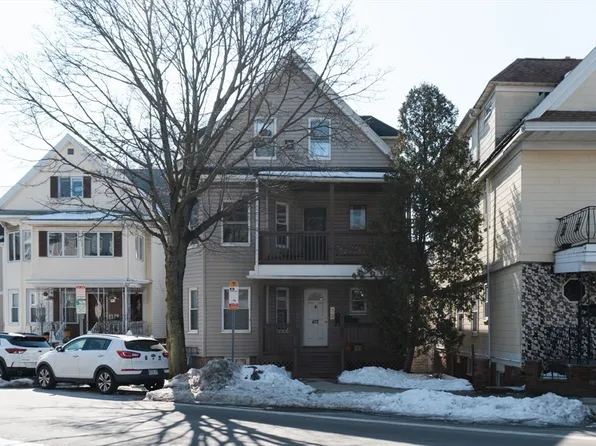472 Medford St, Somerville, MA 02145