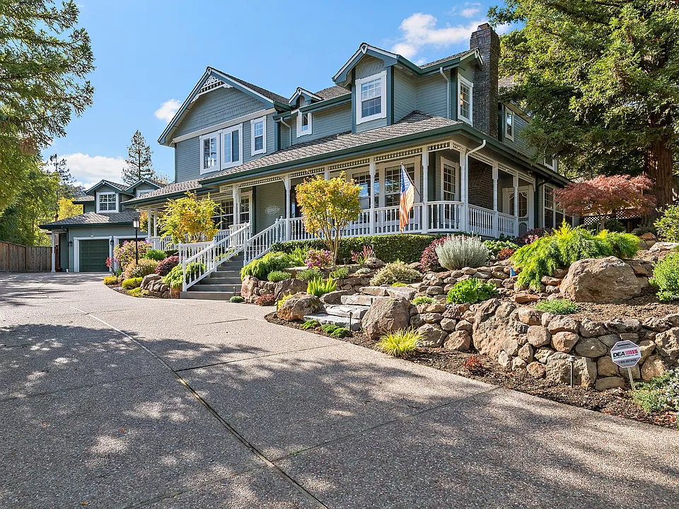 10 Windsor Dr