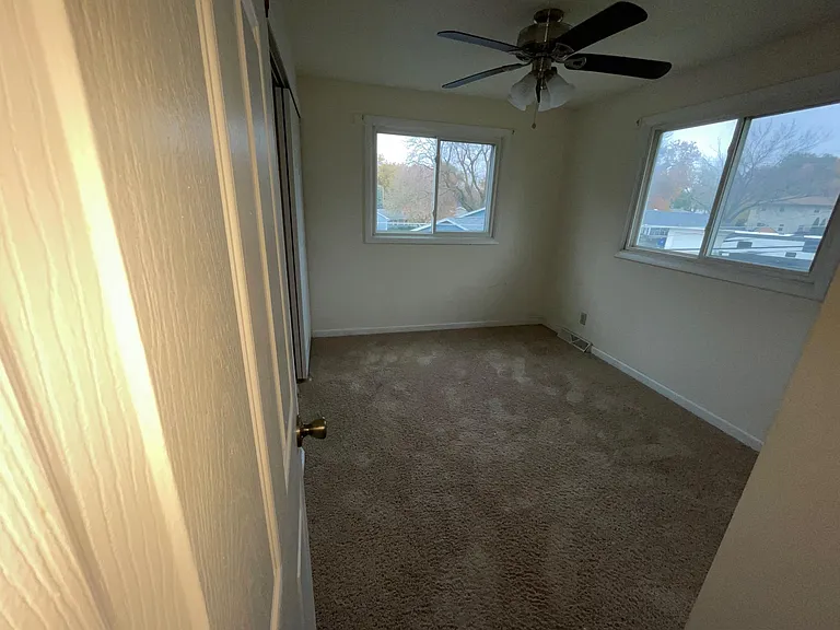 2259 W Columbia Ave — Photo 8