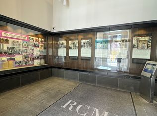 426 University Ave #805, Toronto, ON M5G1S9