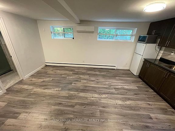 4th image of 575 Birchmount Rd #B