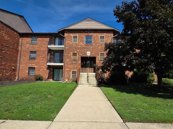 5 Chase Hall, Dover, DE 19904