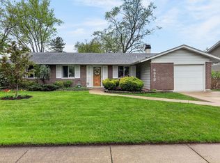 6812 Woodridge Dr, Woodridge, IL 60517