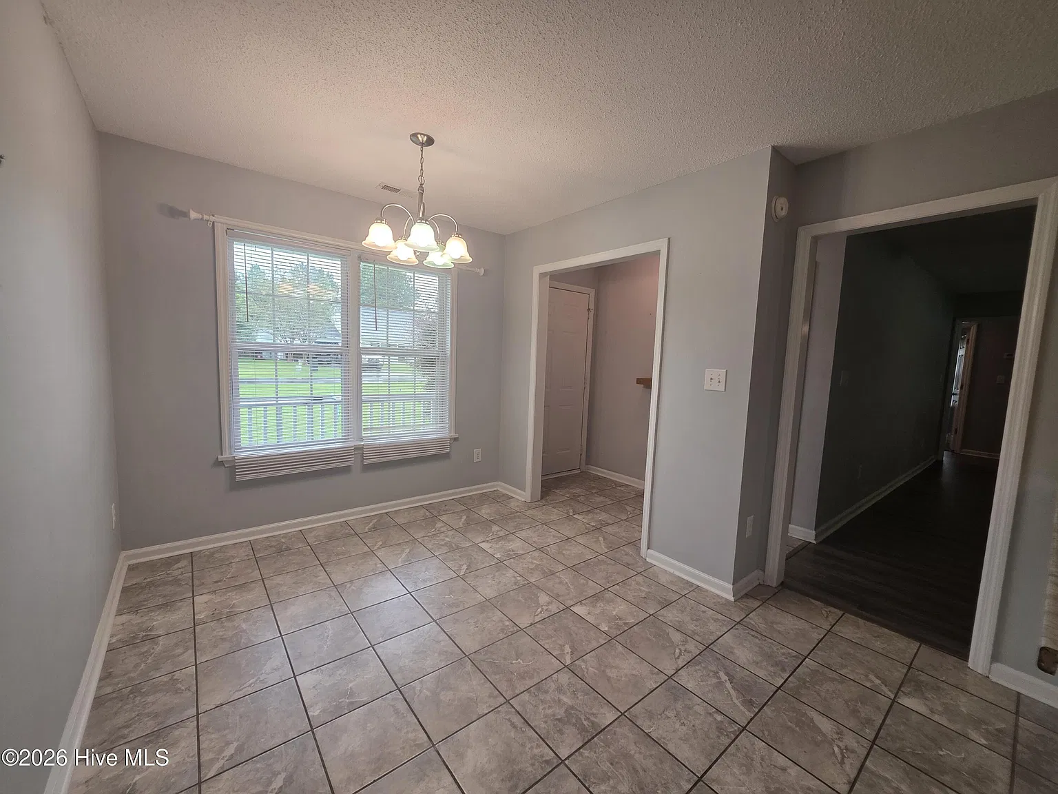 4 bed, 2.0 bath, $1,800 — Photo 4