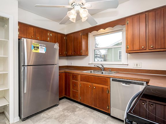 5th image of 3201 Continental Dr