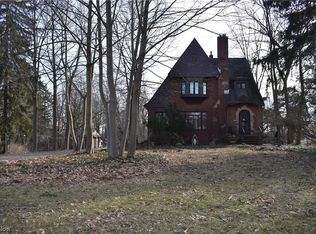 3780 E Pleasant Valley Rd, Seven Hills, OH 44131
