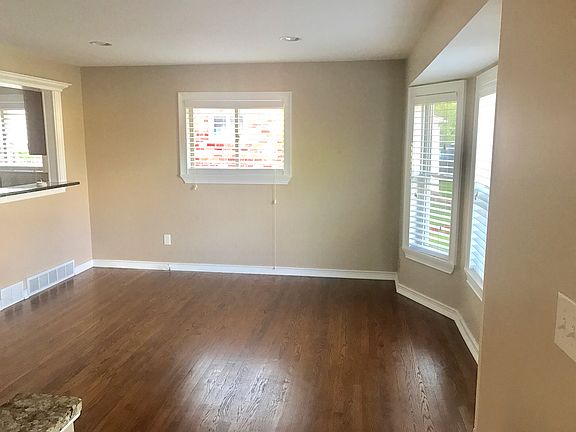 5th image of 7377 Amboy St