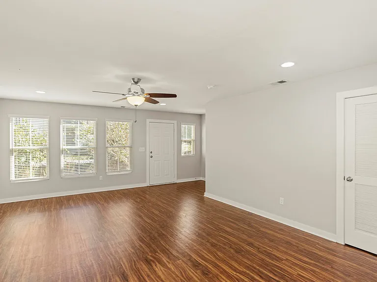 309 Myatt Dr #E — Photo 3