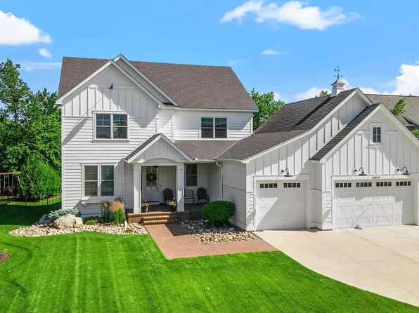 2522 Woods Dr, Victoria, MN 55386