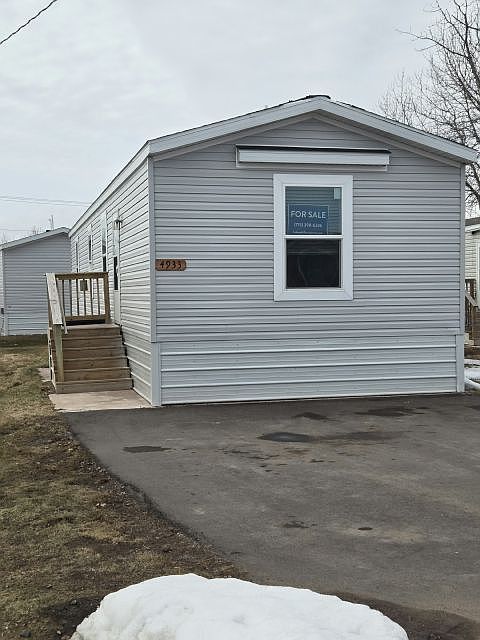 1st image of 4933 Bay Dr #83