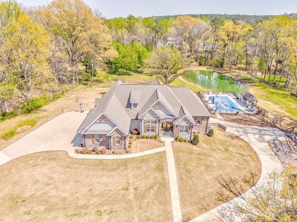 2693 Dug Gap Rd, Dalton, GA 30720