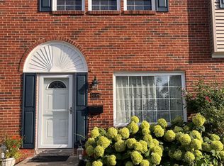 41305 Lagoon Ct, Northville, MI 48167
