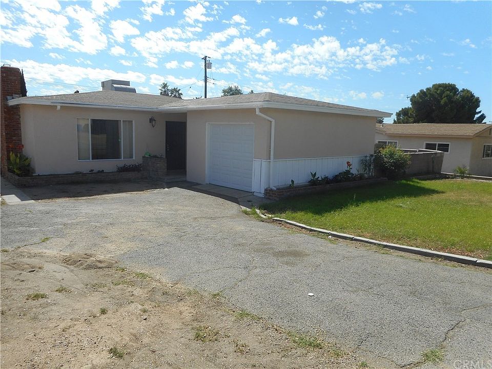 1st image of 25489 Toluca Dr