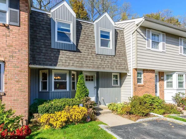 69 Aspen Drive W #1, Woodbury, NY 11797