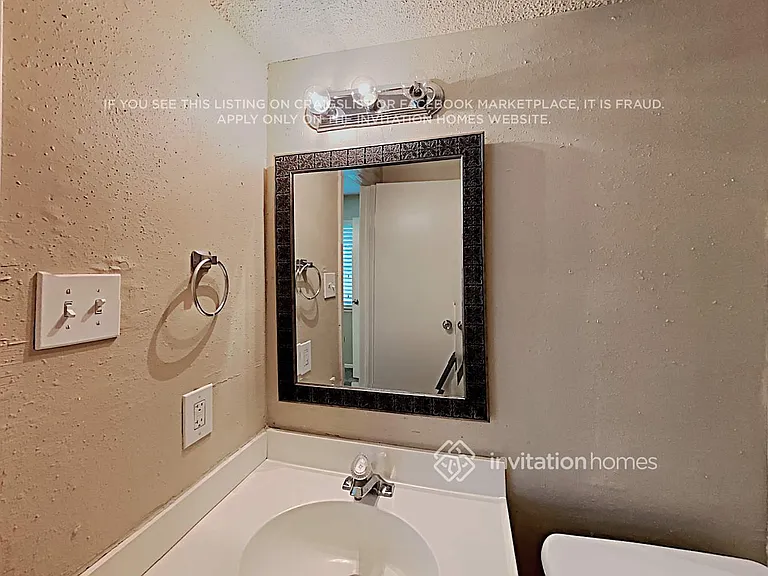 2606 Elm Hollow St — Photo 13