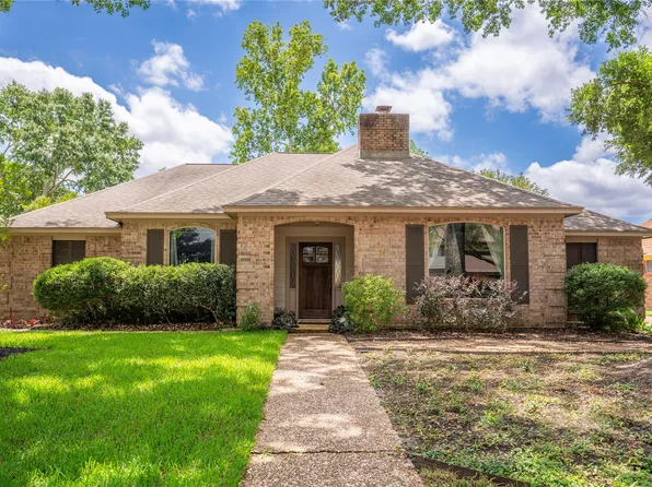 18315 Forest Town Dr, Houston, TX 77084