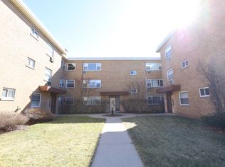 4915 Church St APT 3F, Skokie, IL 60077