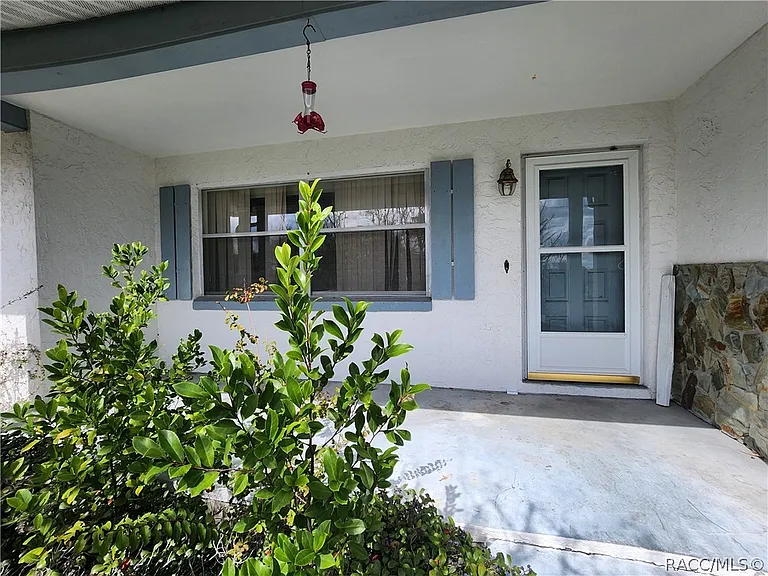229 W Casurina Pl — Photo 2