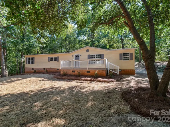 374 Gills Creek Dr, Lancaster, SC 29720