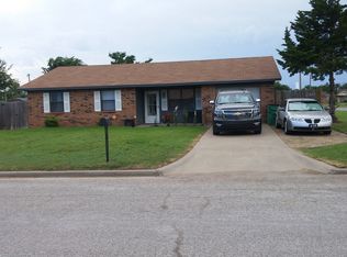 230 Deer Dr, Cache, OK 73527