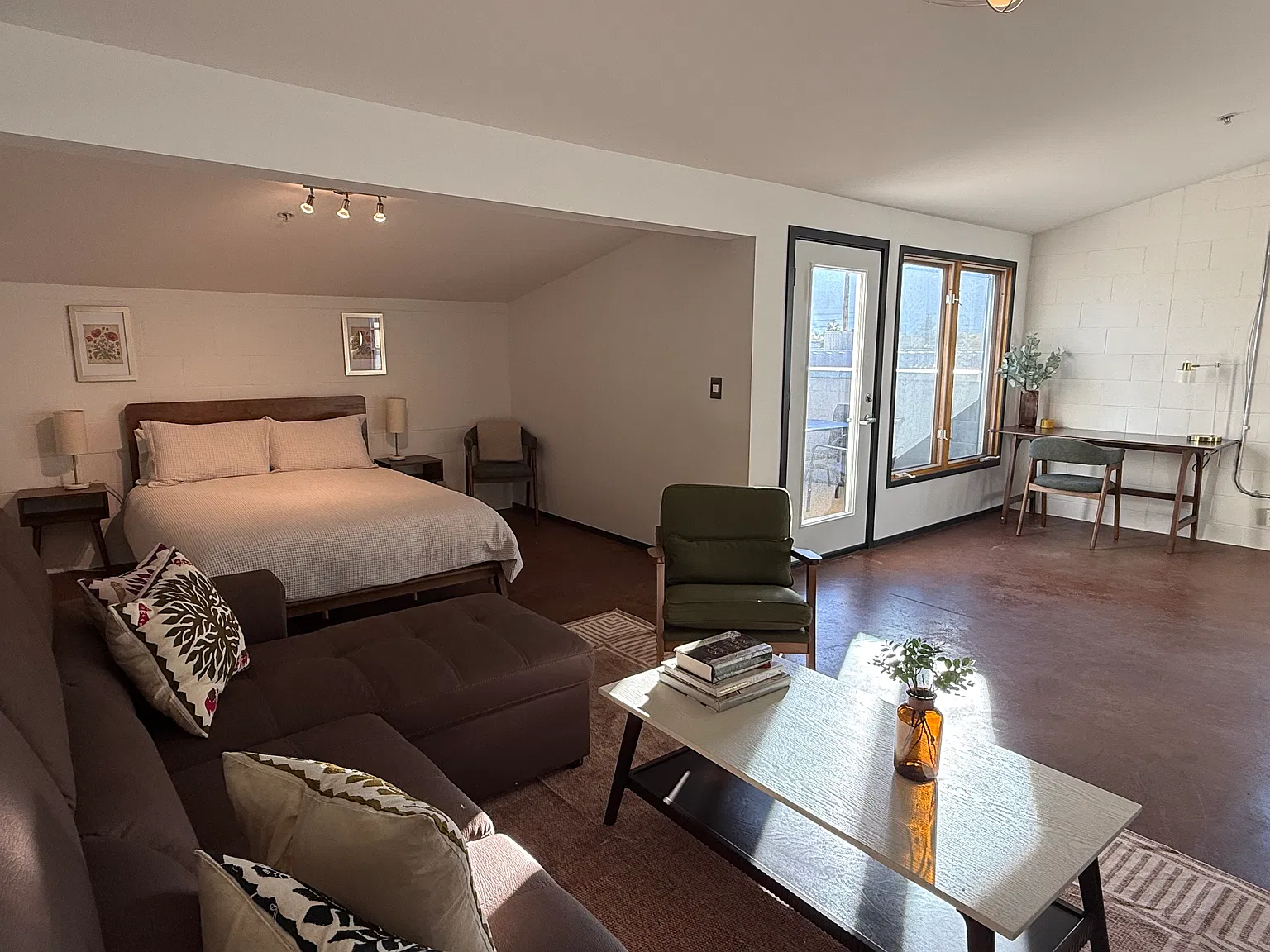 Studio, 808 sqft, $2,550 — Photo 1