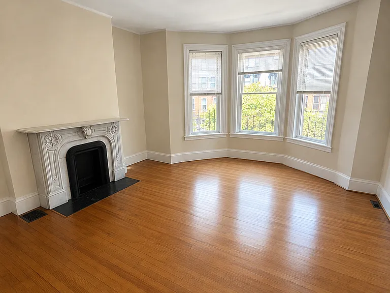 305 Beacon St #3 — Photo 1