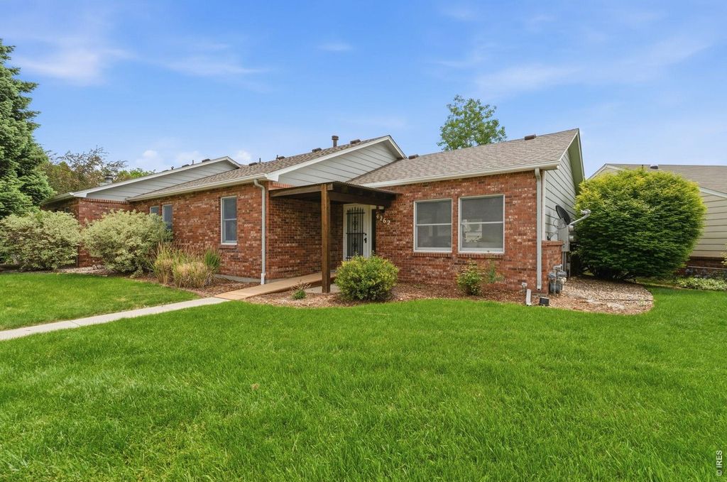 4262 Pin Oak Dr