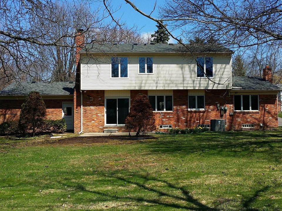 2nd image of 1687 Hoit Tower Dr