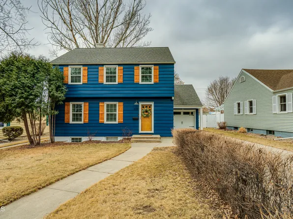1110 N 4th St, Bismarck, ND 58501