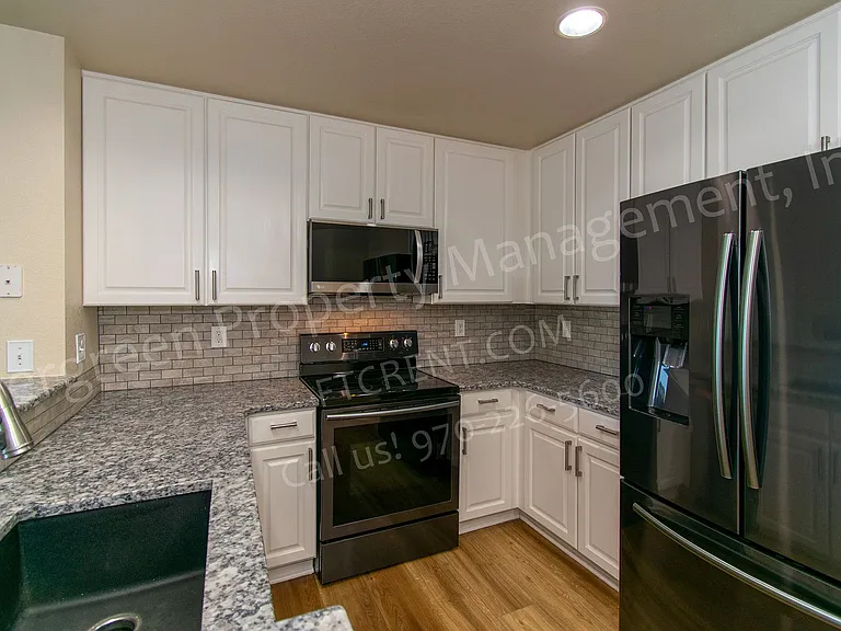 5225 White Willow Dr #M200 — Photo 9