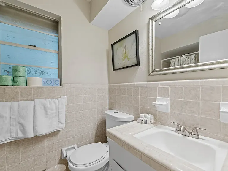2719 Sharpview Ln — Photo 7