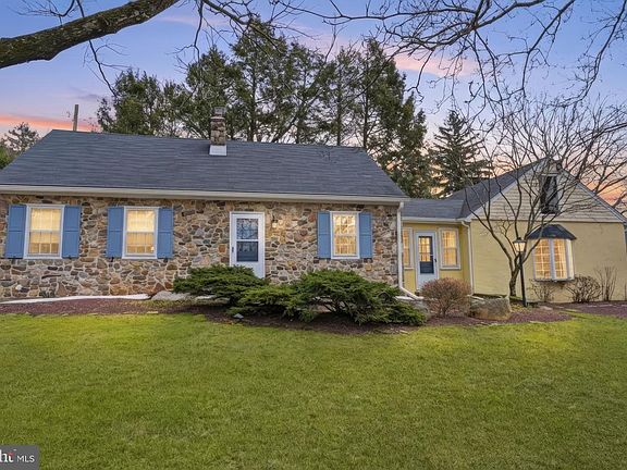 3rd image of 222 Green Valley Rd