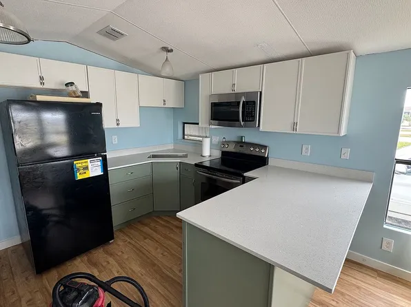 54 Fox Trl, Fort Myers Beach, FL 33931