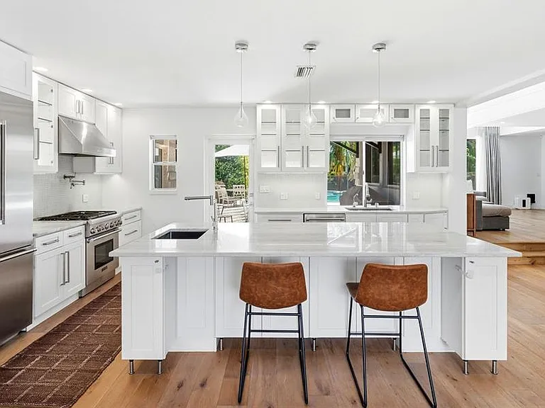 141 Giralda Blvd NE — Photo 5