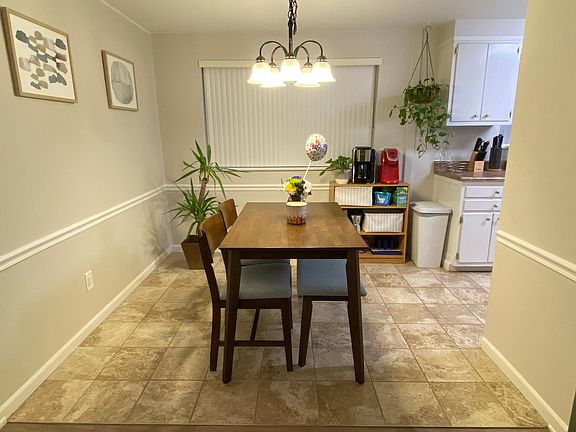Dining/Kitchen Area