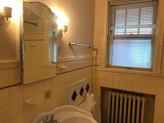 5th image of 3836 Fillmore St #2F