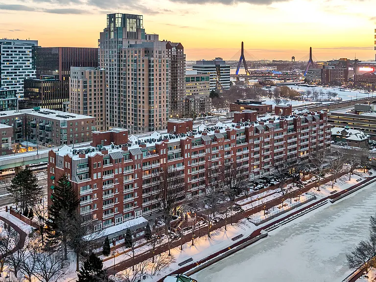 4 Canal Park #U-8 — Photo 44