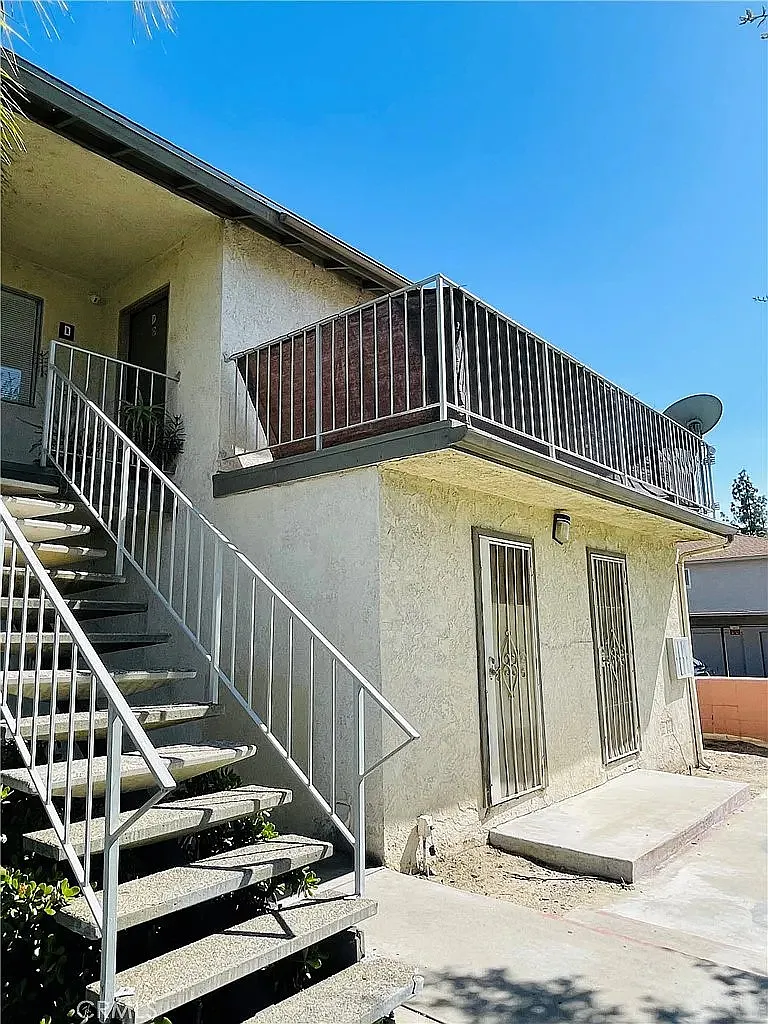 2 bed, $2,200 — Photo 2