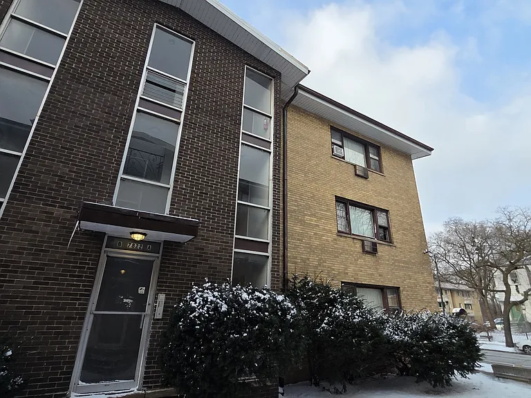 7822-7824 S South Shore Dr #7822-B3 — Photo 12