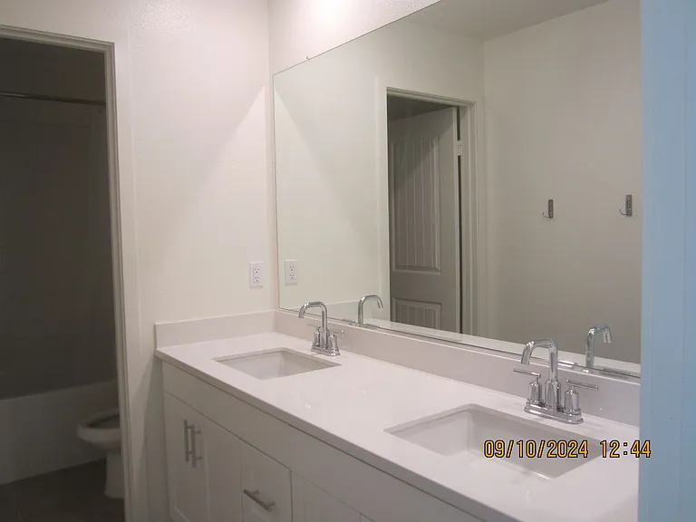 14584 Cessna Ln — Photo 35