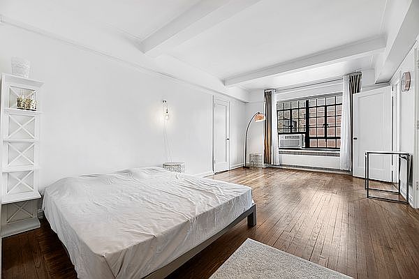 1st image of 10 Park Ave #14S