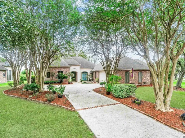 40245 Swan Cir, Gonzales, LA 70737