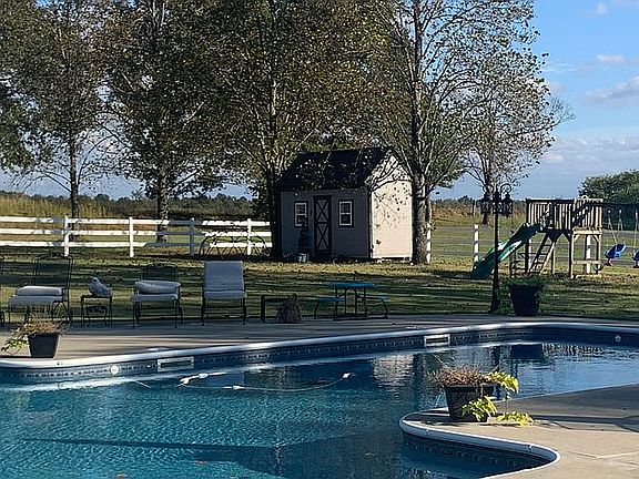 She Shed/ Play house 